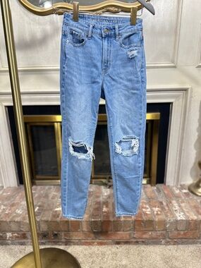 American Eagle Strigid Mom Jeans 000‎ Short Indie Grunge Distressed